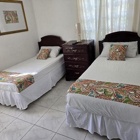 Paradise Palms Jamaica Vacation Rental モンテゴ・ベイ エクステリア 写真