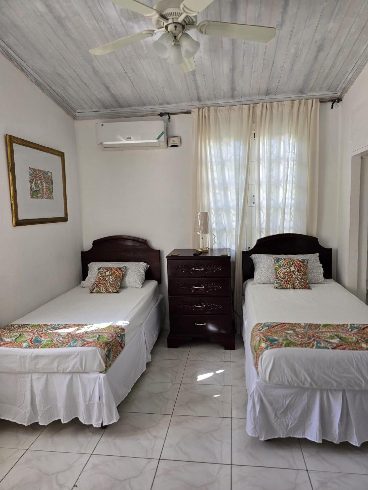 Paradise Palms Jamaica Vacation Rental モンテゴ・ベイ エクステリア 写真